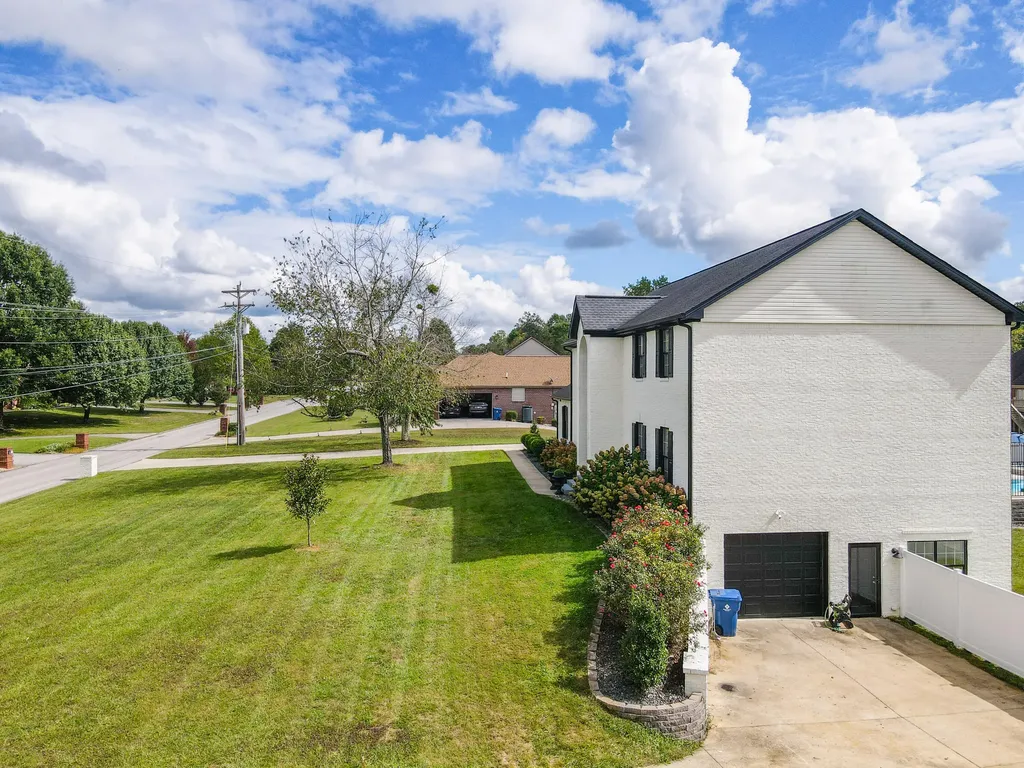 286 Lake Forest Drive Somerset KY 42503