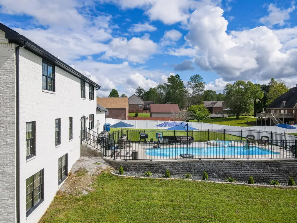 286 Lake Forest Drive Somerset KY 42503