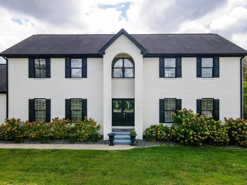 286 Lake Forest Drive Somerset KY 42503