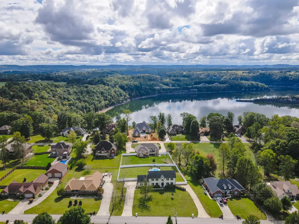 286 Lake Forest Drive Somerset KY 42503