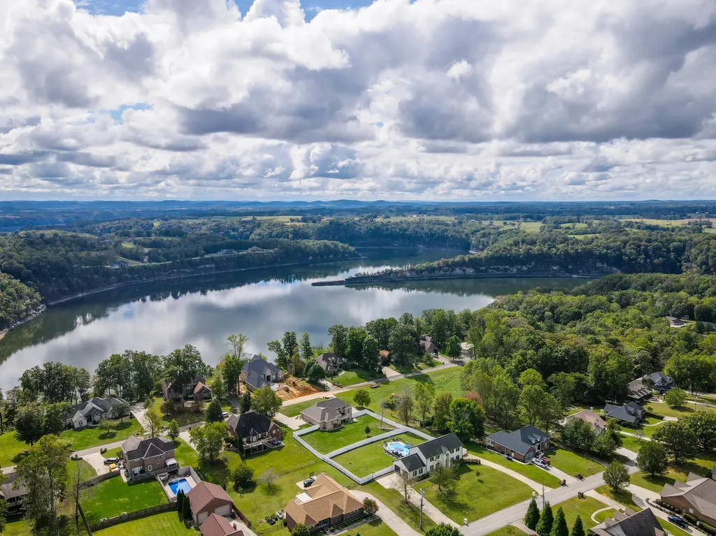 286 Lake Forest Drive Somerset KY 42503