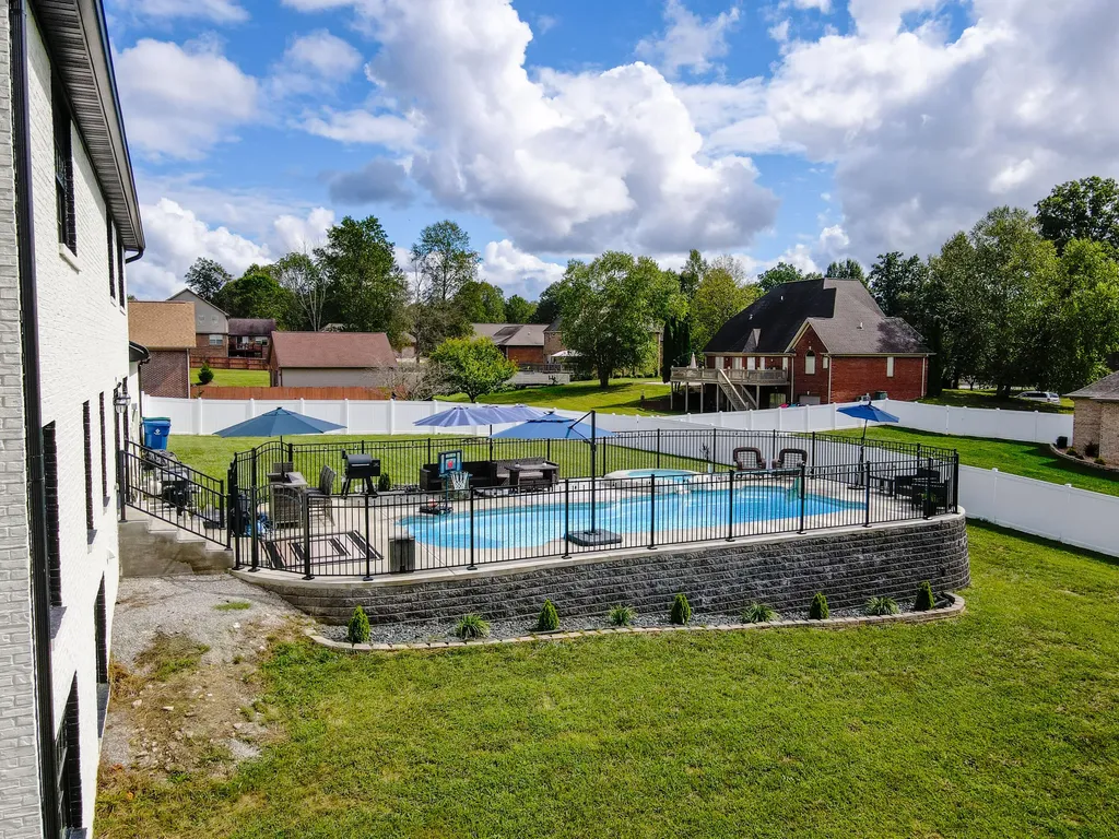 286 Lake Forest Drive Somerset KY 42503