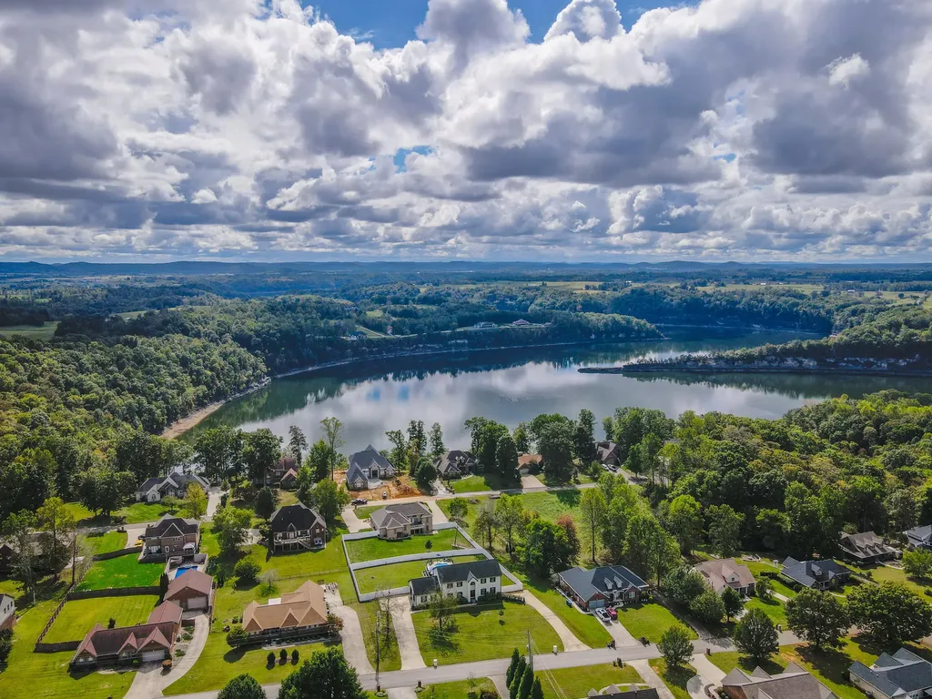 286 Lake Forest Drive Somerset KY 42503