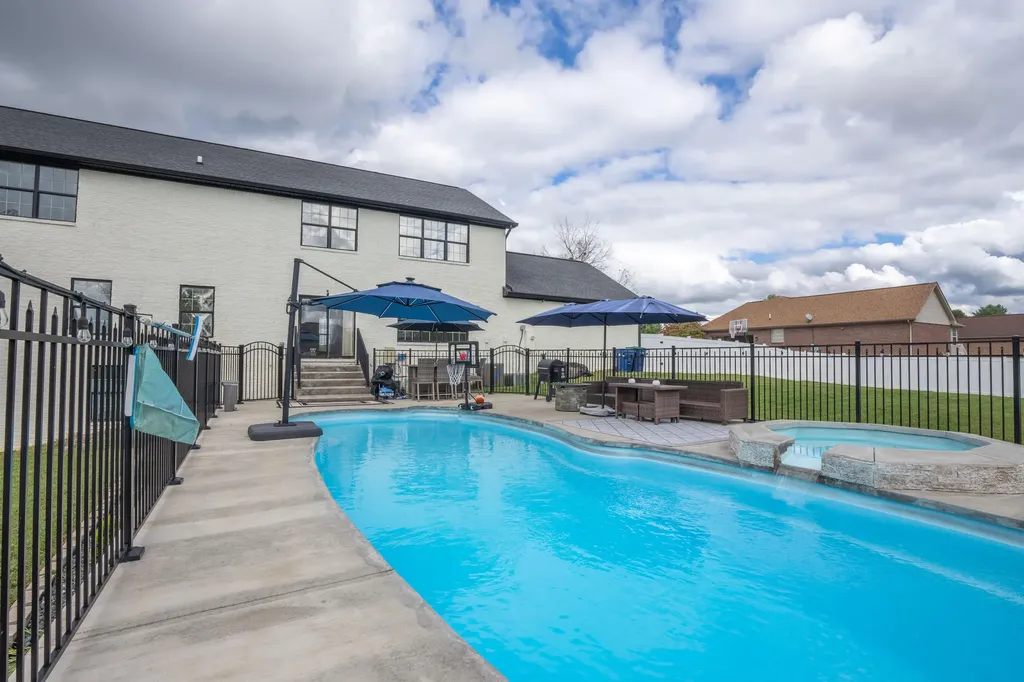 286 Lake Forest Drive Somerset KY 42503