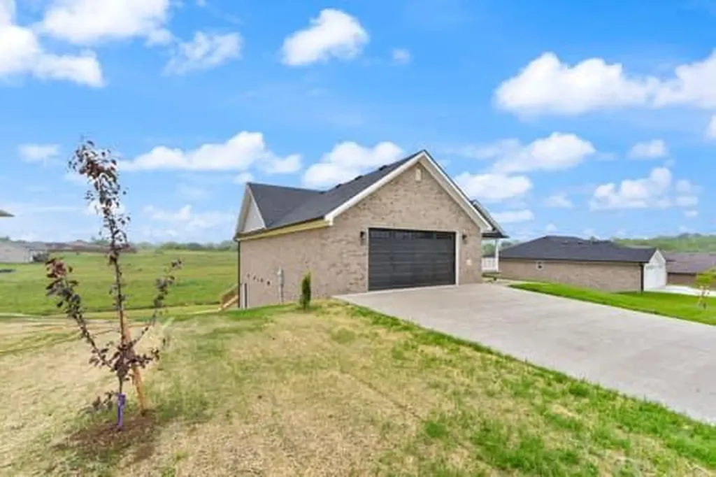 165 Central Park Avenue Berea KY 40403