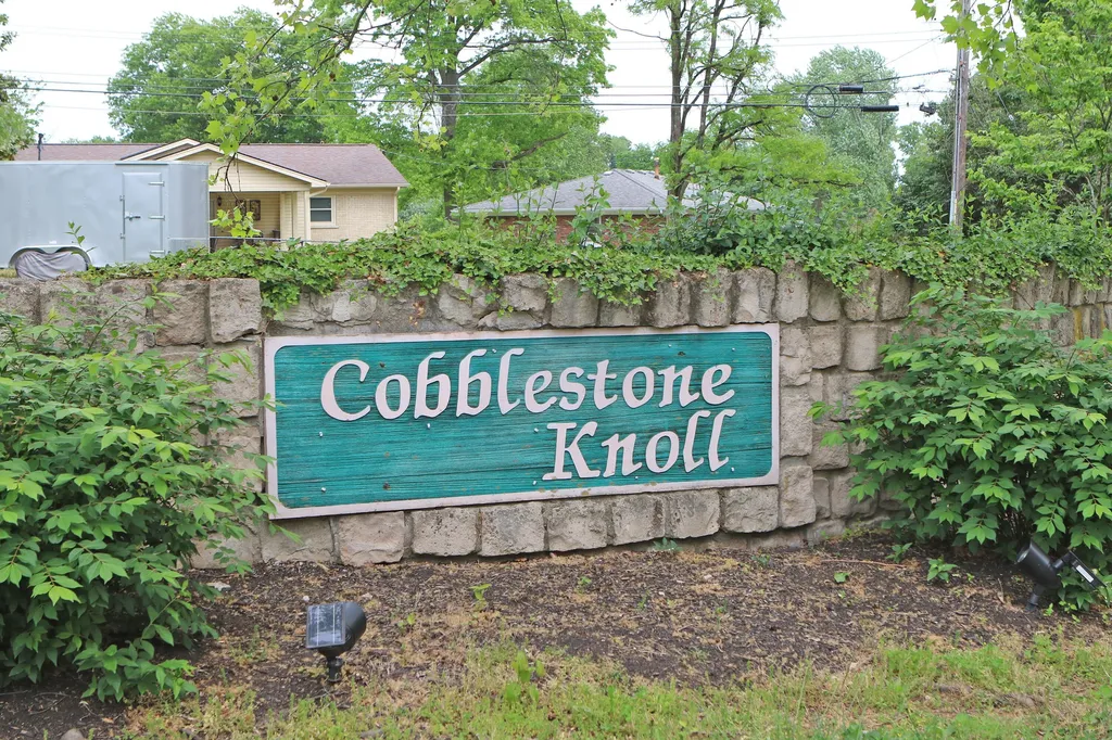 4352 Cobblestone Knoll Drive Lexington KY 40515