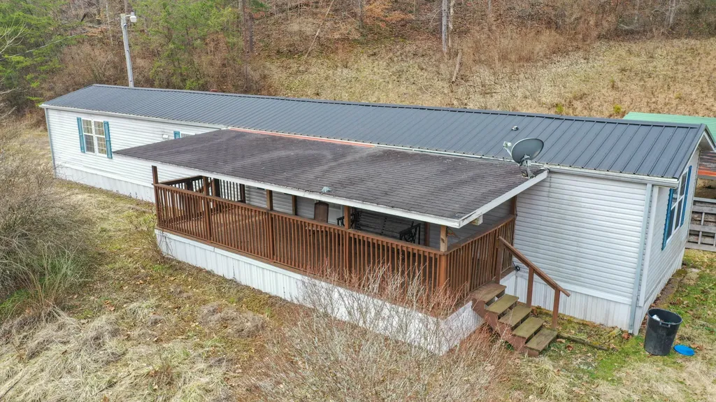 46 Tom Rose Branch Road Campton KY 41301