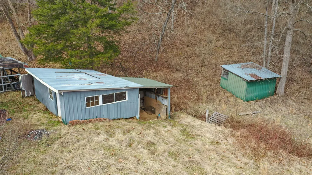 46 Tom Rose Branch Road Campton KY 41301