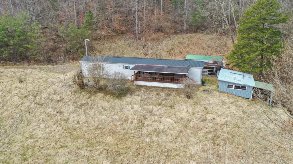46 Tom Rose Branch Road Campton KY 41301