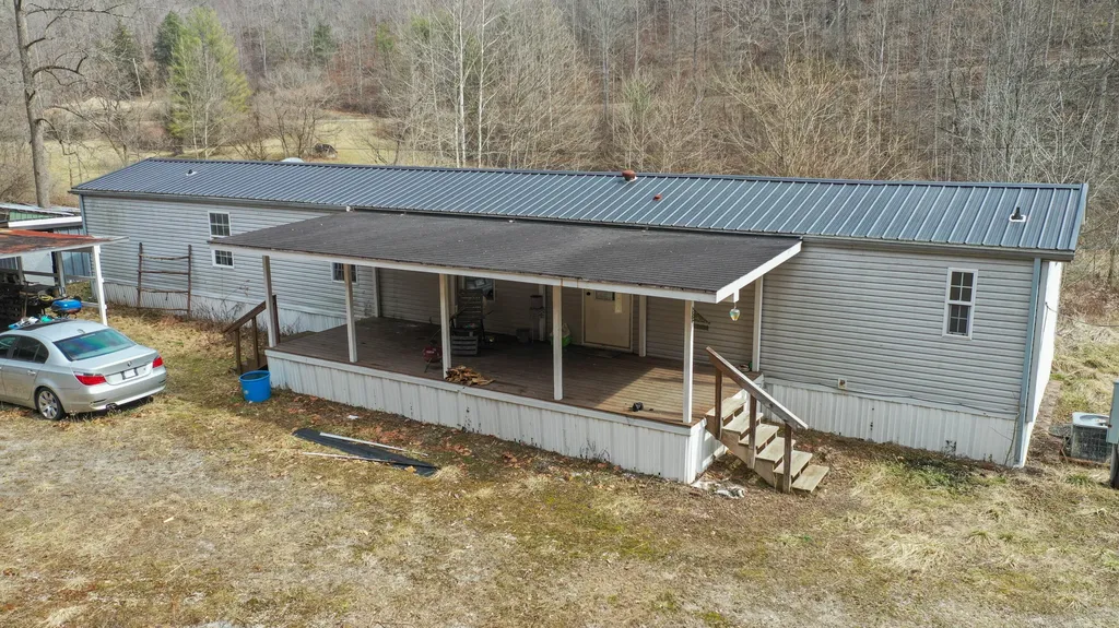 46 Tom Rose Branch Road Campton KY 41301