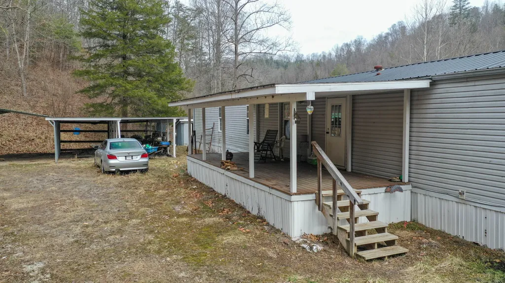 46 Tom Rose Branch Road Campton KY 41301