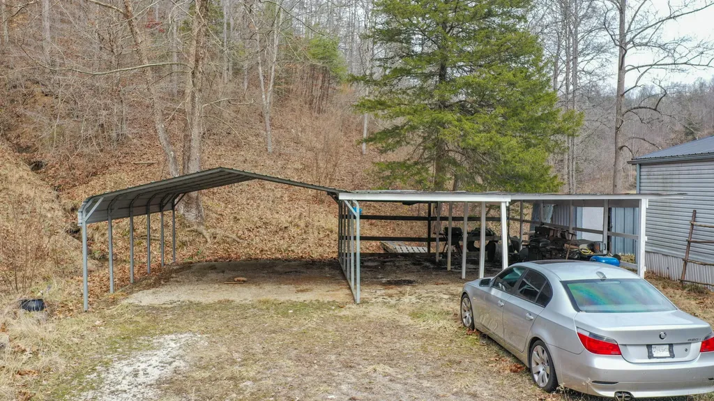 46 Tom Rose Branch Road Campton KY 41301