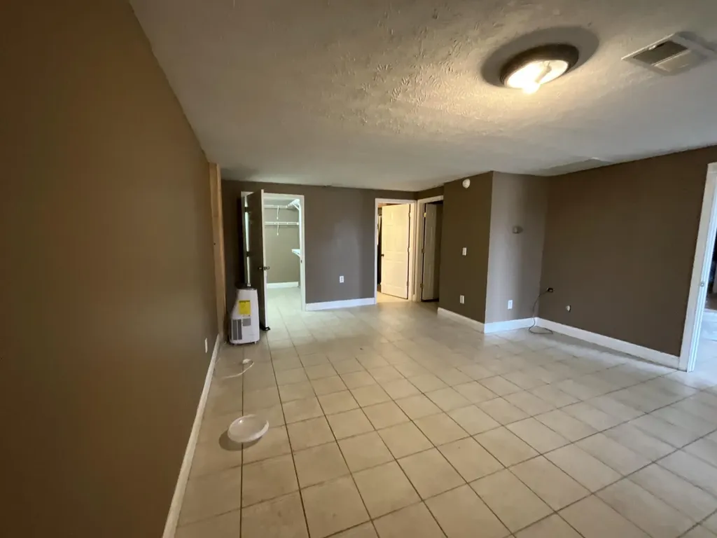 6687 U.s. 27 Science Hill KY 42553