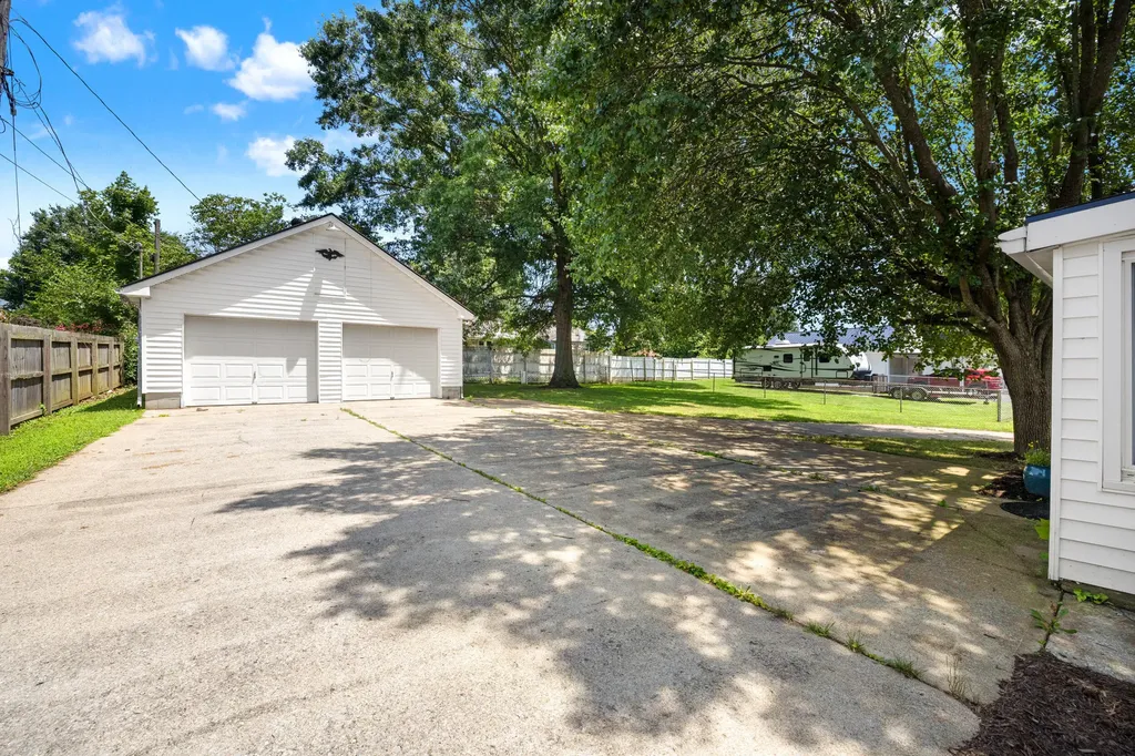 217 N Middletown Road Paris KY 40361