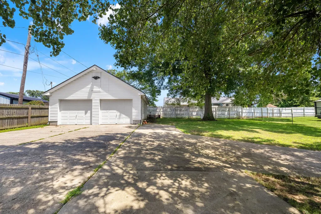 217 N Middletown Road Paris KY 40361