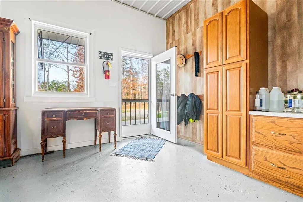 131 Marvins Lane East Bernstadt KY 40729