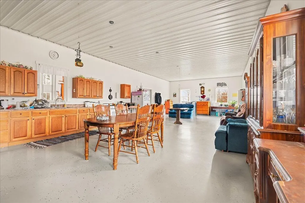 131 Marvins Lane East Bernstadt KY 40729