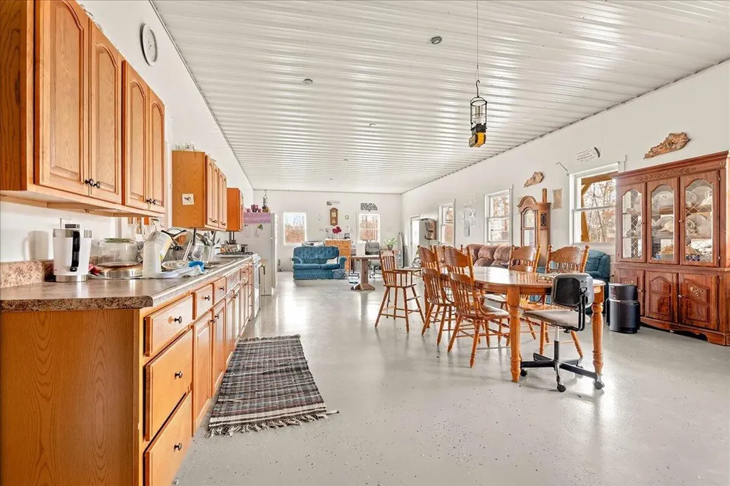 131 Marvins Lane East Bernstadt KY 40729