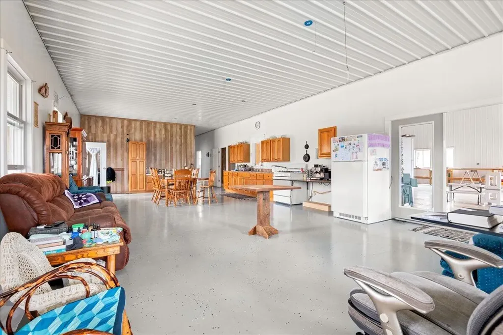 131 Marvins Lane East Bernstadt KY 40729