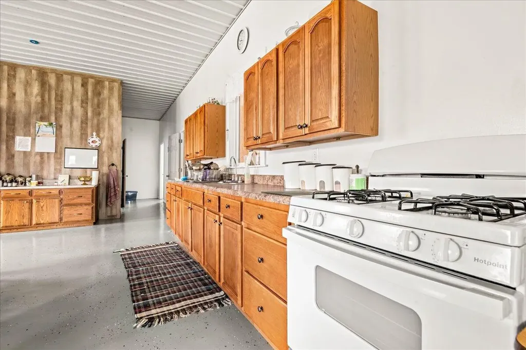 131 Marvins Lane East Bernstadt KY 40729