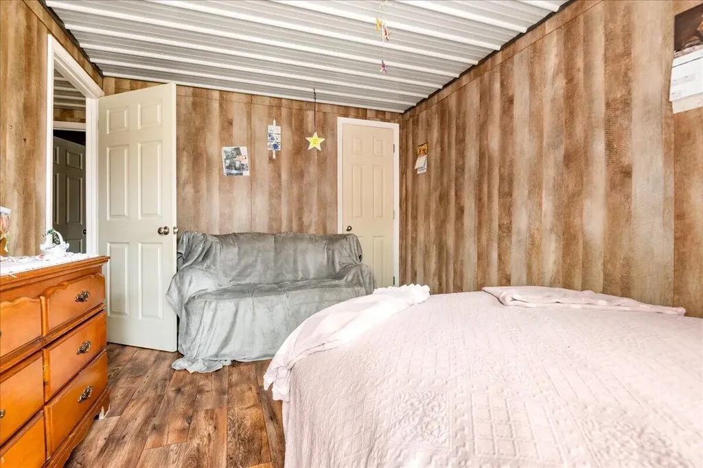 131 Marvins Lane East Bernstadt KY 40729