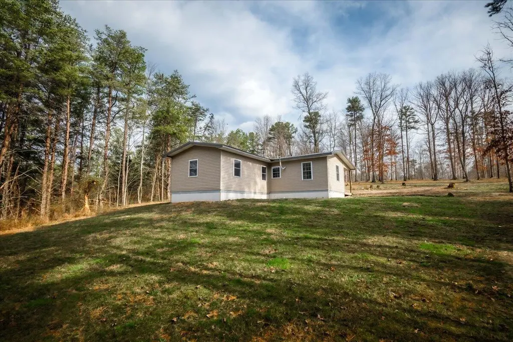 131 Marvins Lane East Bernstadt KY 40729