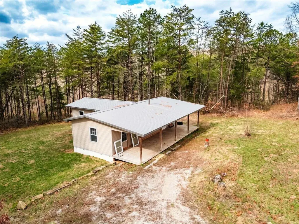 131 Marvins Lane East Bernstadt KY 40729