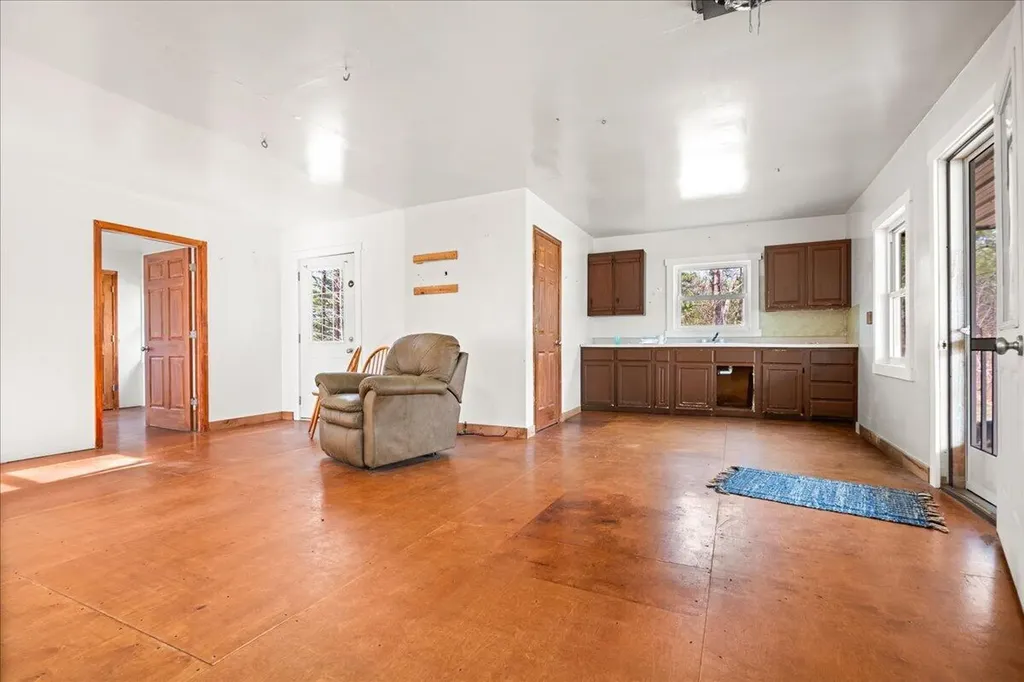 131 Marvins Lane East Bernstadt KY 40729