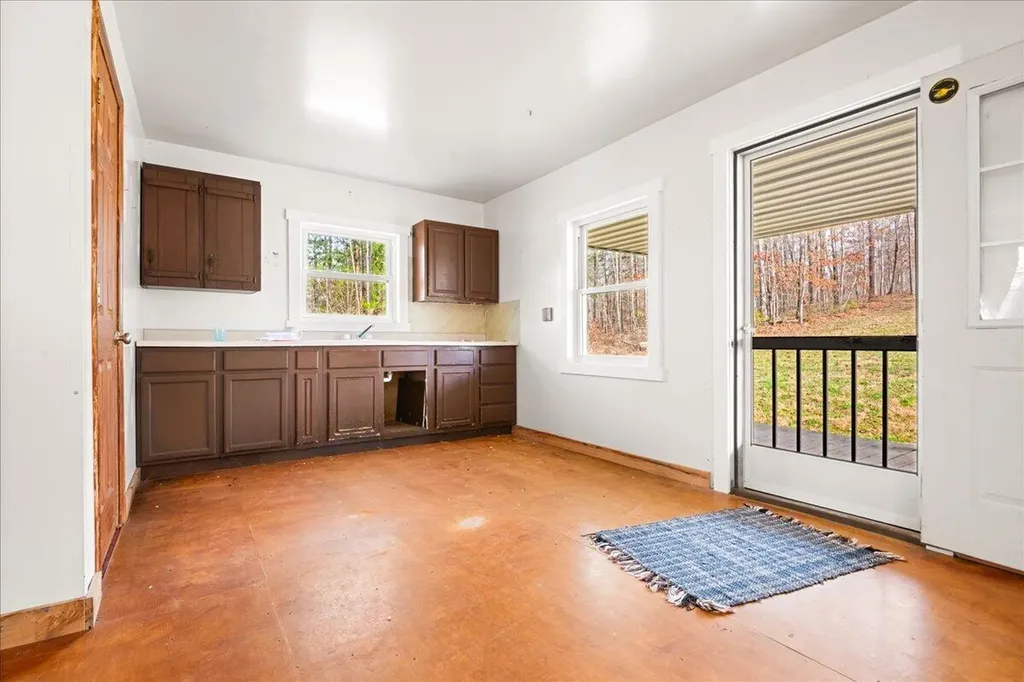131 Marvins Lane East Bernstadt KY 40729