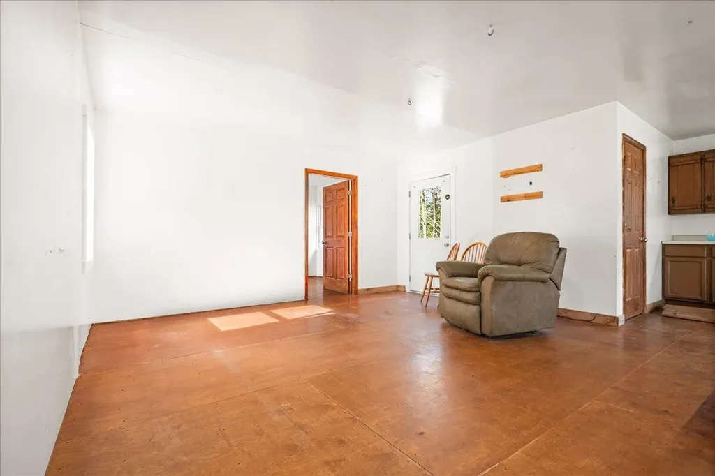 131 Marvins Lane East Bernstadt KY 40729