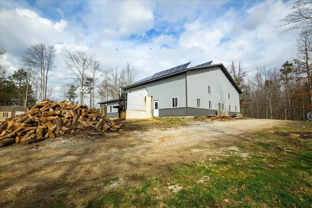 131 Marvins Lane East Bernstadt KY 40729