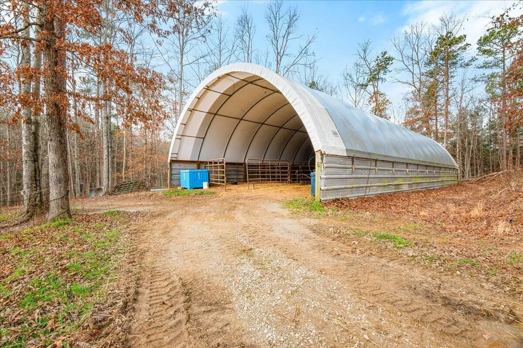 131 Marvins Lane East Bernstadt KY 40729