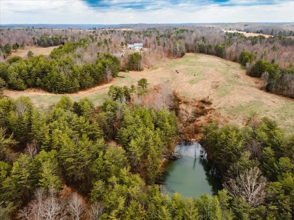 131 Marvins Lane East Bernstadt KY 40729