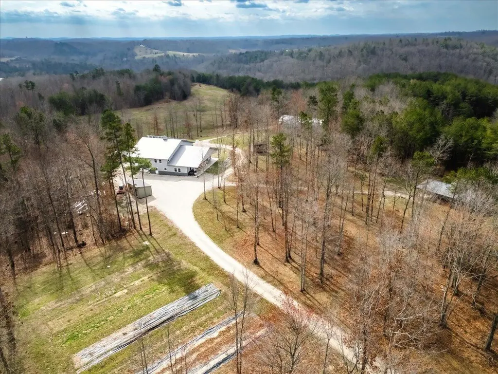 131 Marvins Lane East Bernstadt KY 40729
