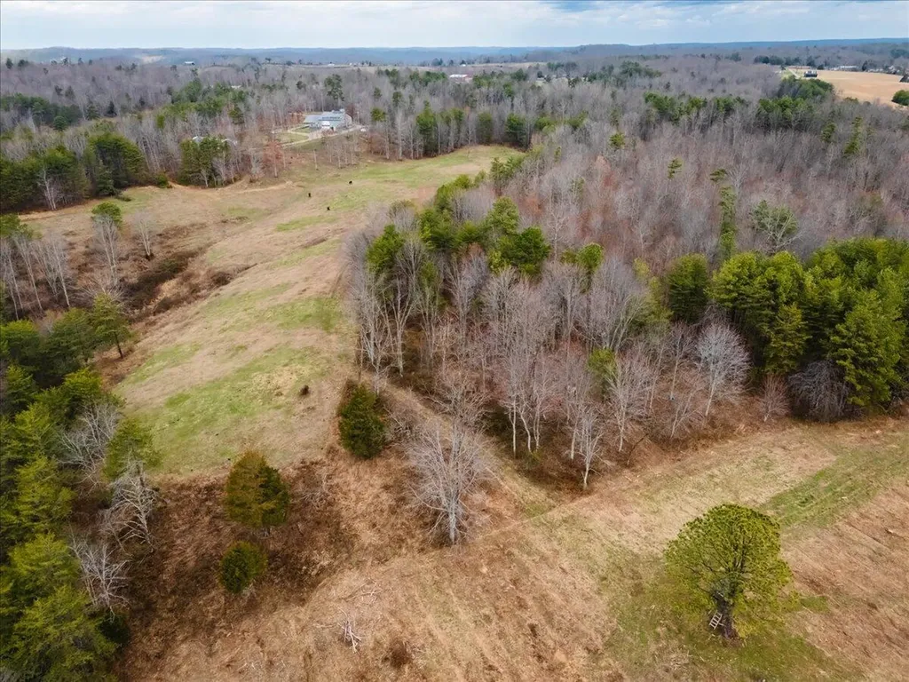 131 Marvins Lane East Bernstadt KY 40729