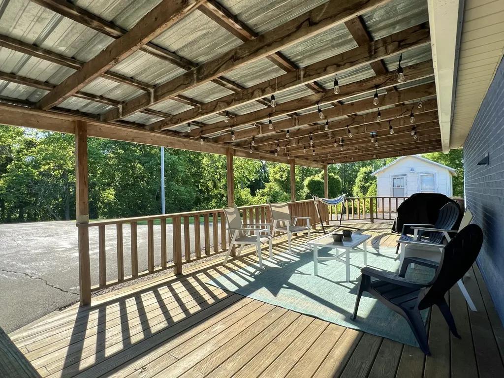 1055 Ky-92 Jamestown KY 42629