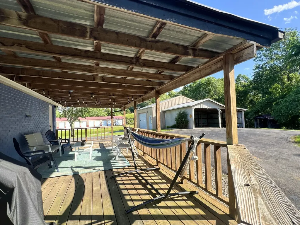 1055 Ky-92 Jamestown KY 42629