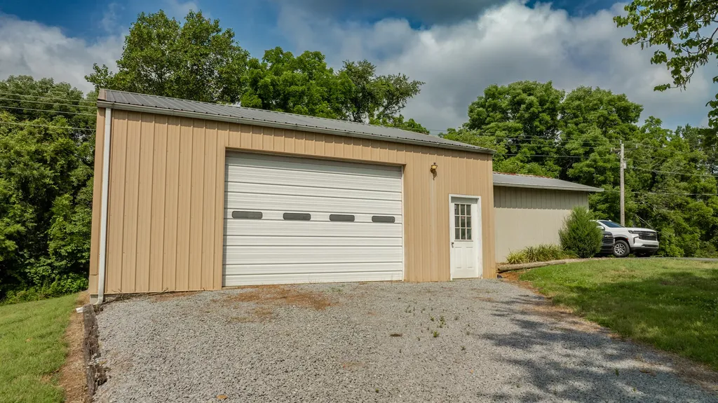 1055 Ky-92 Jamestown KY 42629