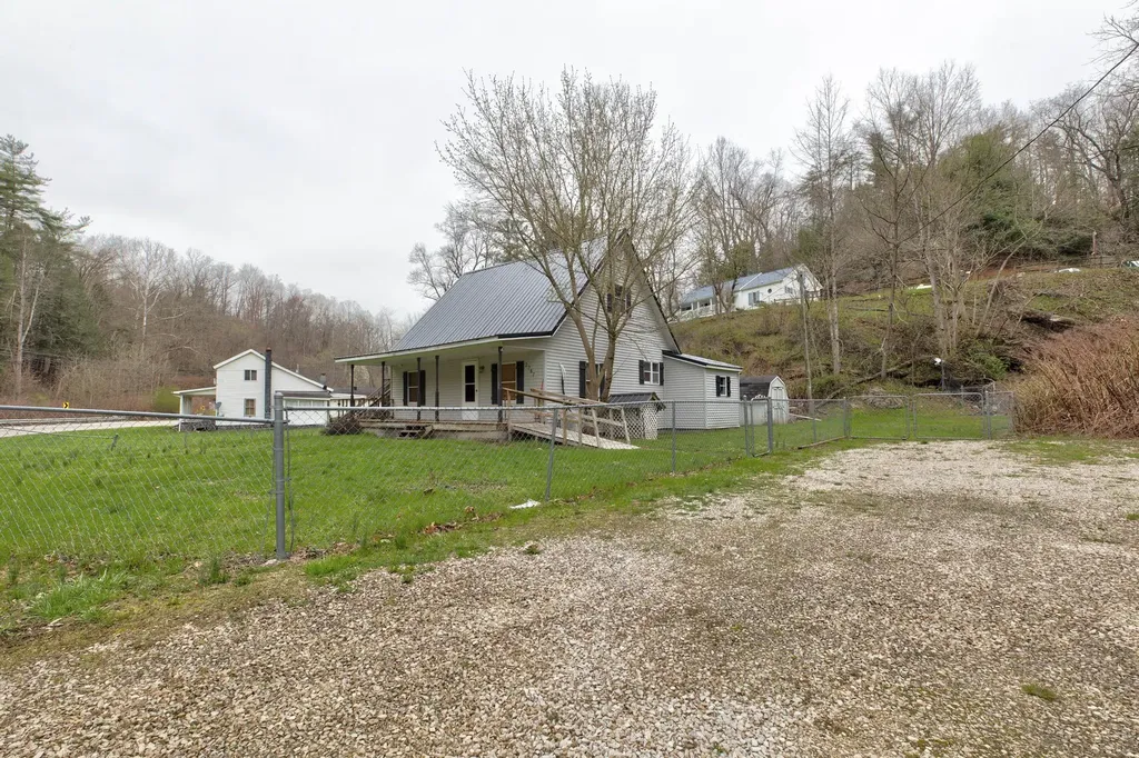 2767 Grahn Road Olive Hill KY 41164