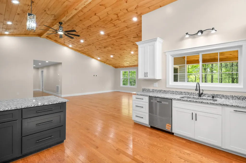 170 Laredo Drive London KY 40741