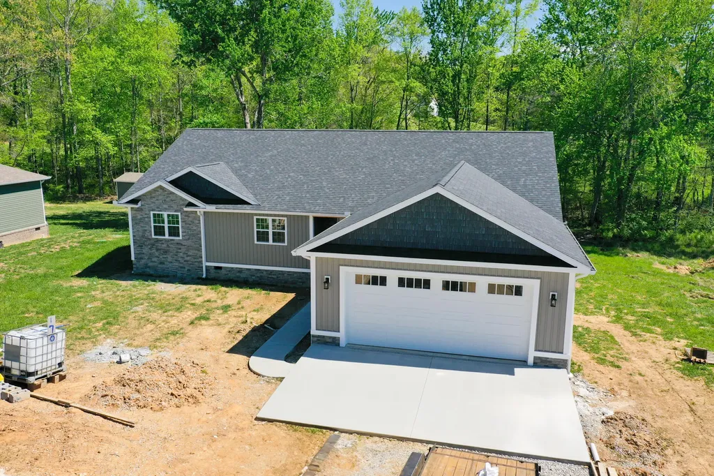 170 Laredo Drive London KY 40741
