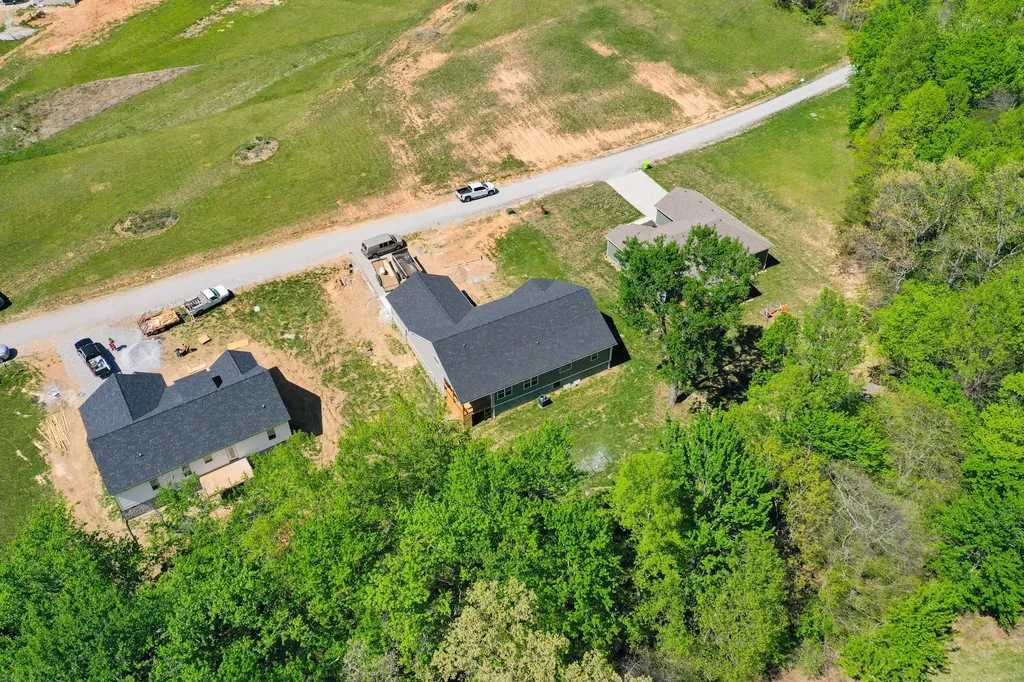 170 Laredo Drive London KY 40741