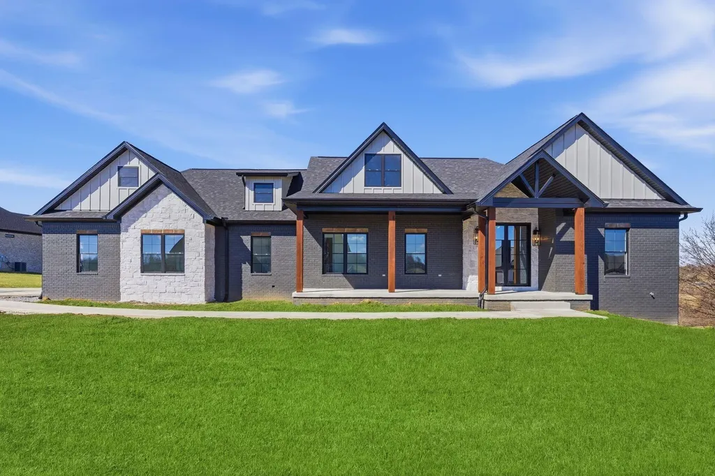 4107 Equestrian Way Richmond KY 40475