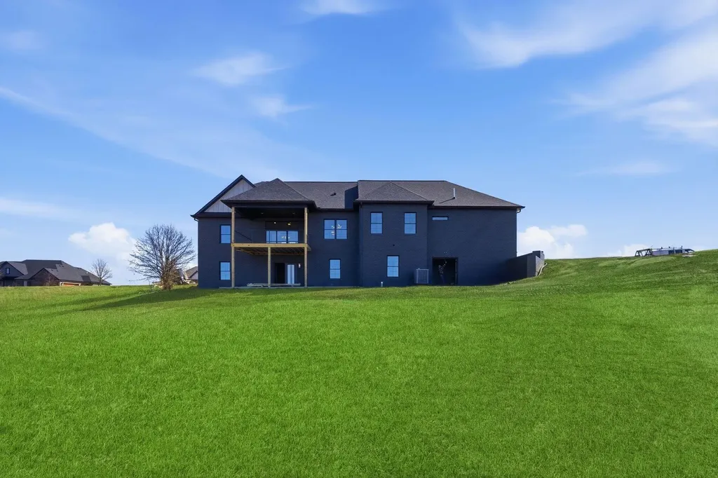 4107 Equestrian Way Richmond KY 40475