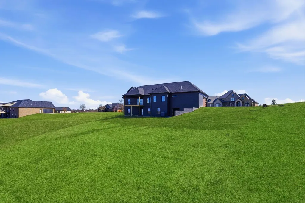 4107 Equestrian Way Richmond KY 40475
