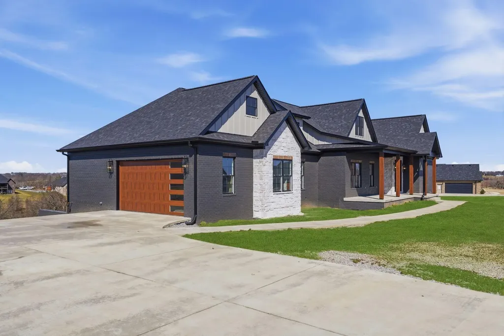 4107 Equestrian Way Richmond KY 40475