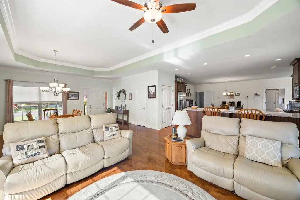 160 Shermans Crescent Versailles KY 40383