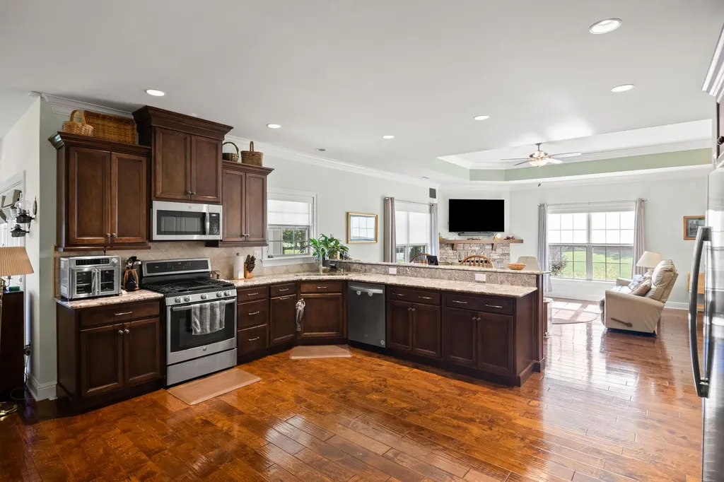 160 Shermans Crescent Versailles KY 40383
