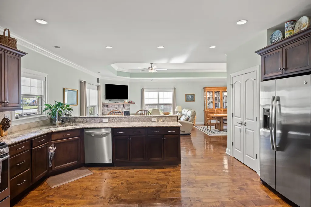 160 Shermans Crescent Versailles KY 40383