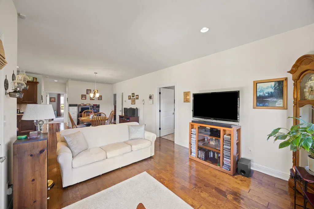 160 Shermans Crescent Versailles KY 40383